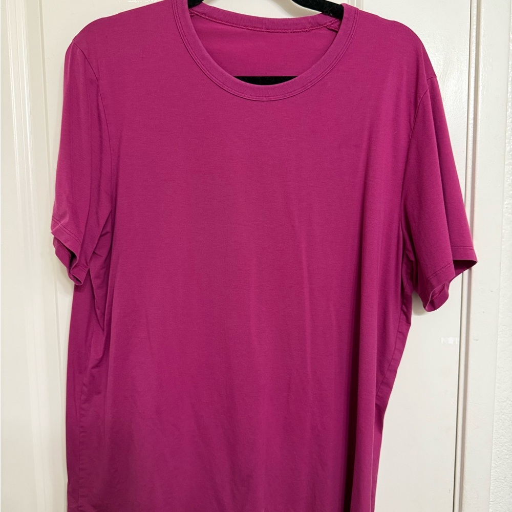Lululemon Men’s Fundamentals T-Shirt in MAGENTA PURPLE